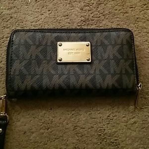 Micheal kors wallet